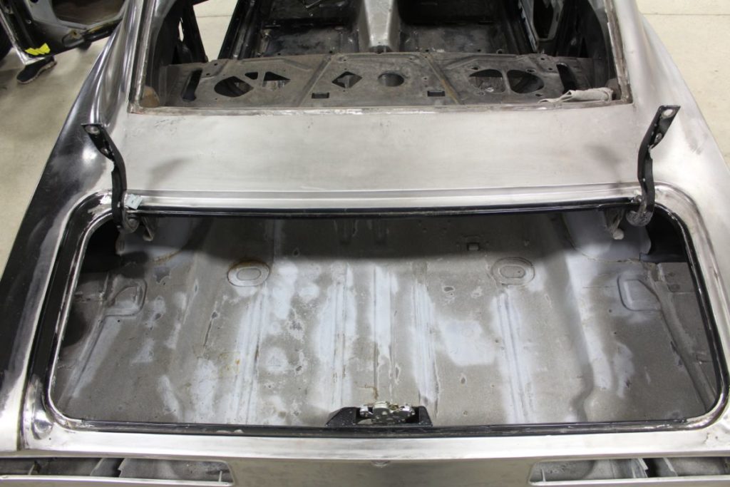 Custom 1969 Camaro Hot rod Ricks tanks fuel cell install