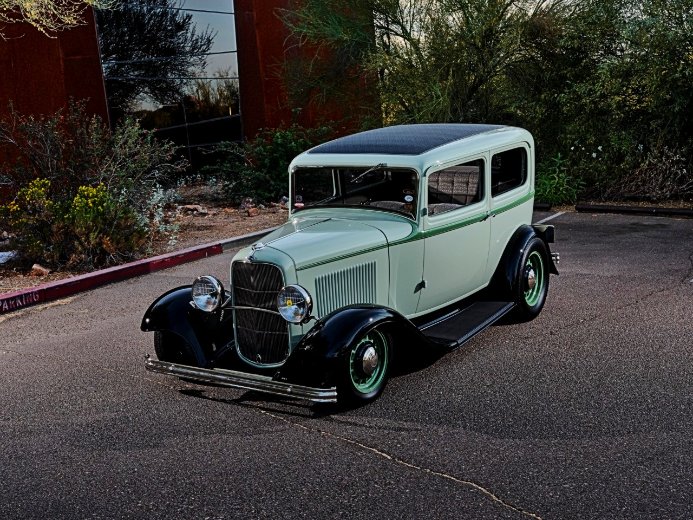 Custom 1932 Ford Tudor Hot Rod Sedan