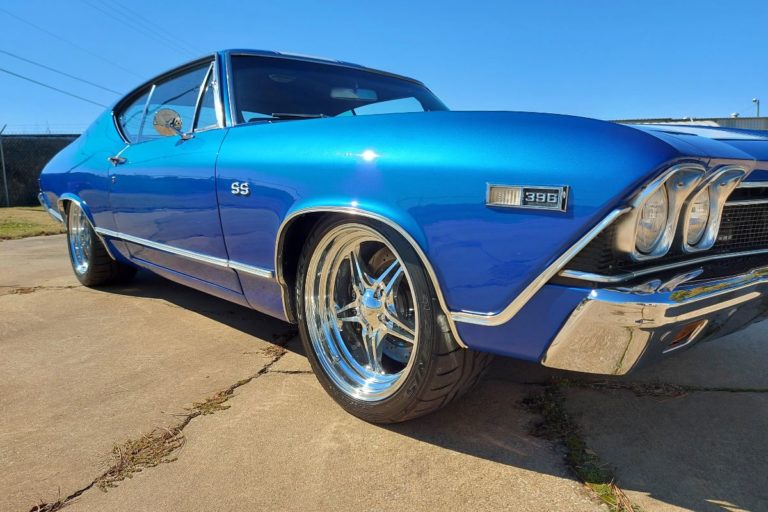 Custom 1969 SS Chevelle Pro Touring hot rod muscle car