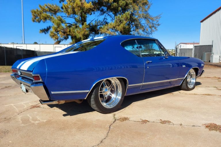 Custom 1969 SS Chevelle Pro Touring hot rod muscle car